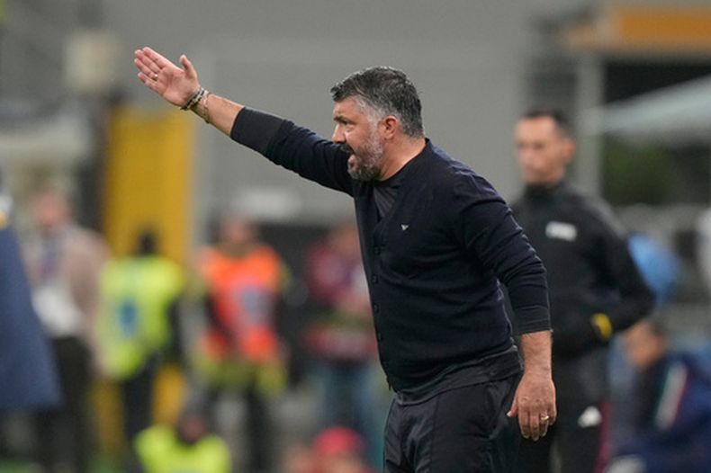 ARCHIVO - Foto del 16 de noviembre del 2025, el seleccionador de Italia Gennaro Gattuso hace un gesto durante el encuentro de la fase de grupos de la eliminatoria al mundial ante Noruega. (AP Foto/Luca Bruno, Archivo)