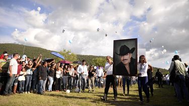 joan sebastian es sepultado en juliantla