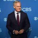 ARCHIVO - Scott Pelley, presentador de CBS Evening News, en el CBS Upfront en Nueva York, el 15 de mayo de 2013. (Foto Charles Sykes/Invision/AP, archivo)