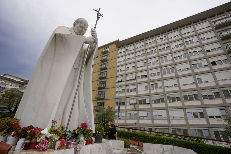Foto tomada el 13 de junio de 2023 del Hospital Agostino Gemelli en Roma. (Foto AP /Andrew Medichini)