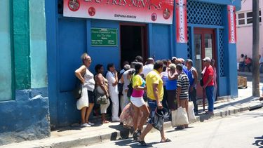 regimen cubano licitara 300 establecimientos de gastronomia estatal