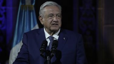 Presidente de México defiende a Petro; Colombia se queja