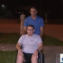 Padre cubano continúa buscando ayuda para su hijo inválido