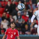 Nouhaila Benzina cabecea el balón durante la victoria de Marruecos por 1-0 ante Corea del Sur en el Mundial femenino, el domingo 30 de julio de 2023, en Adelaida. (AP Foto/James Elsby)