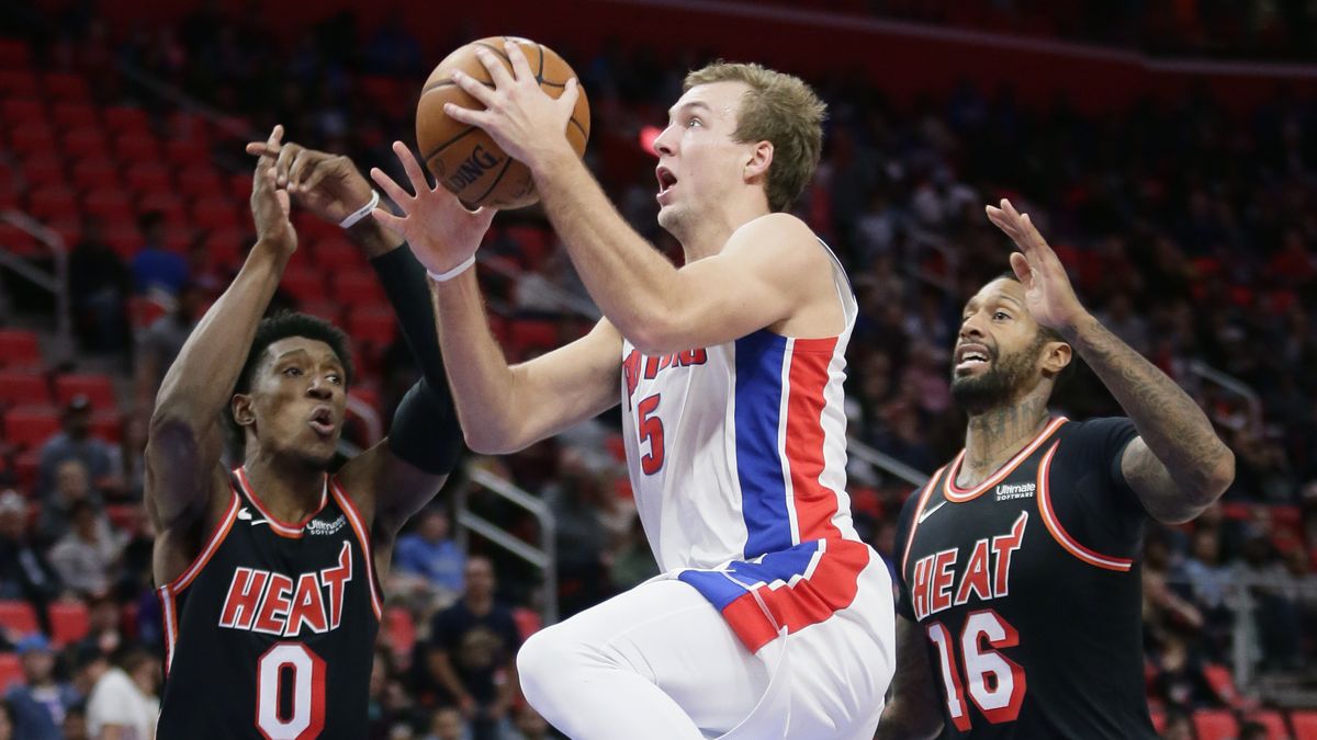 Pistons Vencen A Heat Y Siguen Con Buen Comienzo