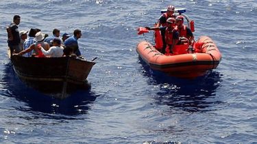 La Guardia Costera de Estados Unidos repatría a 62 cubanos interceptados en el mar