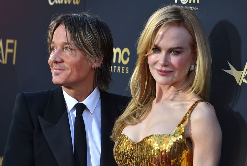 ARCHIVO - Keith Urban, a la izquierda, y Nicole Kidman llegan al 49º premio AFI Life Achievement Award en homenaje a Kidman en Los Ángeles el 27 de abril de 2024. (Foto by Jordan Strauss/Invision/AP, archivo)
