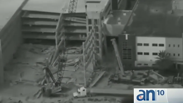 americateve | Recuerdan hace dos años, el derrumbe en el estacionamiento en construcción del Miami - Dade College en el Doral que le costó la vida a tres obreros. Pues el tiempo ha pasado y los escombros siguen allí.