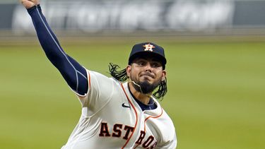 Roberto Osuna lanzará en el béisbol japonés