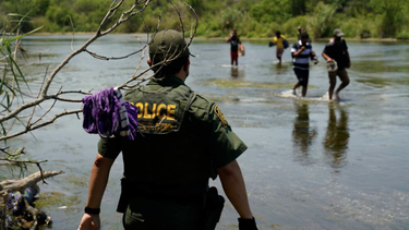 migrante cubana muere de un paro cardiaco al cruzar la frontera por el area de eagle pass, texas