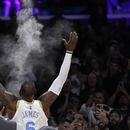 Lakers superan 124-111 a Warriors con 25 puntos de Beasley