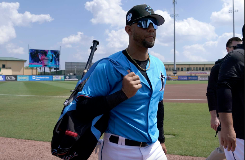 yulieski gurriel .png