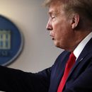Donald Trump amenazó con cerrar las redes sociales tras los cuestionamientos sobre dos mensajes que publicó en Twitter