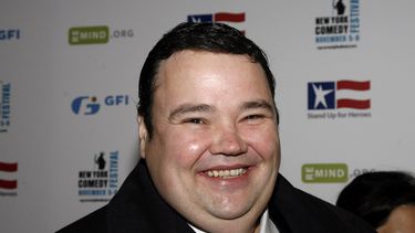 El comediante John Pinette muere a los 50 años