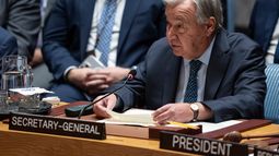 El secretario general de Naciones Unidas, António Guterres, interviene en una reunión del Consejo de Seguridad en la sede de la ONU, el 23 de septiembre de 2025. (AP Foto/Yuki Iwamura)