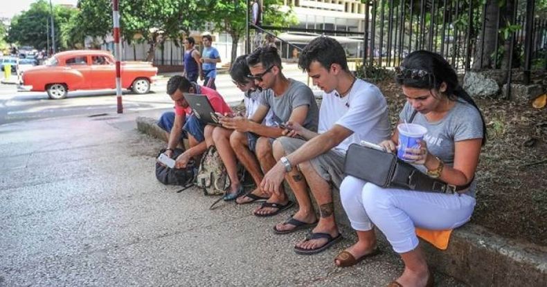 wifi cuba.jpg