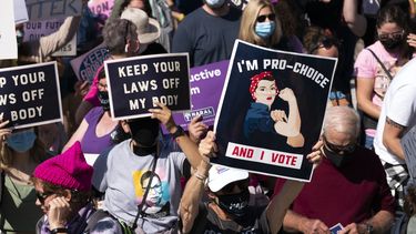 Miles de mujeres marchan en EEUU en defensa del aborto