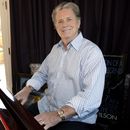 ARCHIVO - El músico Brian Wilson posa para un retrato en su casa, el 28 de julio de 2008, en Los Ángeles. (AP Foto/Matt Sayles, archivo)