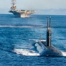 En esta fotografía proporcionada por el Ministerio de Defensa de Corea del Sur, el portaaviones estadounidense Ronald Reagan y el submarino de propulsión nuclear estadounidense Annapolis participan en un ejercicio militar conjunto antisubmarinos entre Corea del Sur, Estados Unidos y Japón el 30 de septiembre de 2022, en aguas frente a la costa oriental surcoreana. (Ministerio de Defensa de Corea del Sur vía AP, archivo)