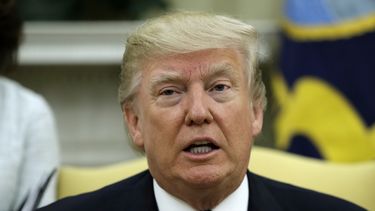 Trump presiona a republicanos sobre ley de salud