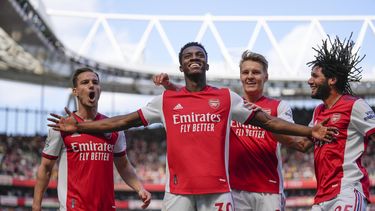 Arsenal acaricia regreso a la Champions