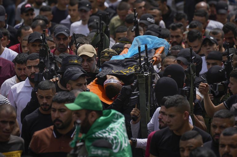 Soldados israelíes matan a adolescente miliciano palestino
