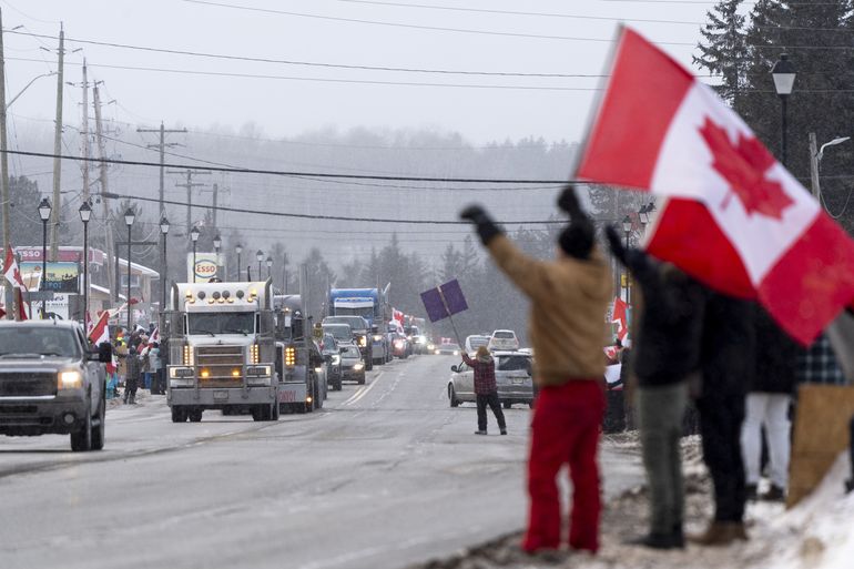 Camioneros protestan contra mandato de vacunación en Canadá