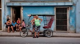 El restablecimiento de relaciones entre Cuba y Estados creará nuevas brechas sociales con respecto a los receptores de remesas en la Isla.