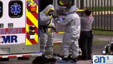 americateve | Hoy en Hialeah se realizó un simulacro de lo que podría pasar en caso de que se detectara un caso de Ébola en un complejo de apartamentos.