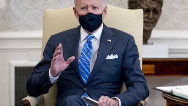 Biden apoya cambios en sus poderes de guerra