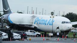 El avión que se pasó de la pista en el Aeropuerto Internacional de Miami el 10 de septiembre del 2026 (AP foto/Marta Lavandier)