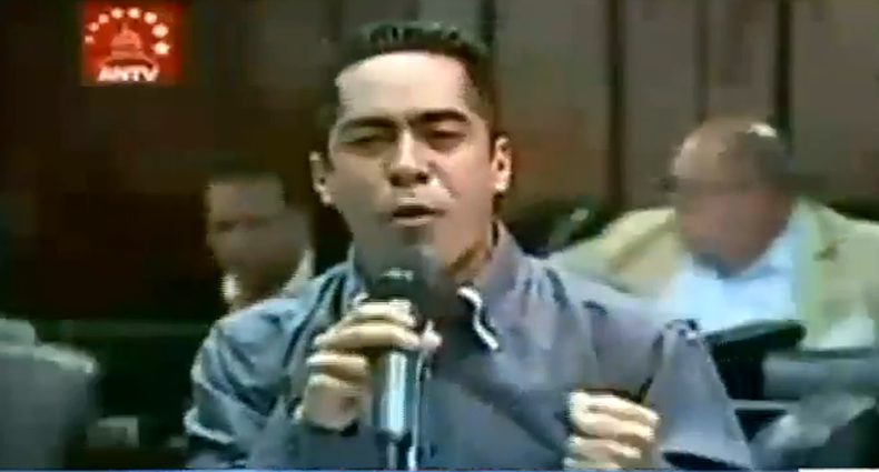 Hay nueva información sobre el asesinato del diputado chavista Robert Serra y su asistente  en caracas. Mientras que algunos  voceros del oficialismo se empeñan en responsabilizar a la oposición del doble homicidio.