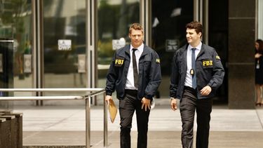 el fbi investiga unas llamadas automaticas que piden a los votantes quedarse en casa y mantenerse seguros