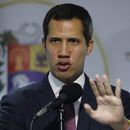 Venezuela: ordenan captura de 4 personas por ayudar a Guaidó