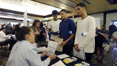 Bajan reclamos por desempleo en EEUU