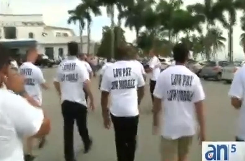 Oficiales de la Policía de Miami se dirigieron hoy al Ayuntamiento de la Ciudad para dar a conocer sus exigencias.