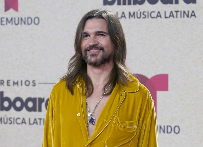 ARCHIVO - Juanes llega a los Premios Billboard de la Música Latina el jueves 23 de septiembre de 2021 en el Watsco Center en Coral Gables, Florida. Juanes lanzó su álbum Vida cotidiana el 18 de mayo de 2023. (Foto AP/Marta Lavandier, archivo)