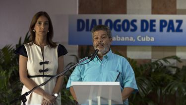 gobierno de colombia y las farc acuerdan el cese al fuego bilateral y definitivo