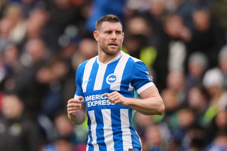 ARCHIVO - James Milner de Brighton druante el partido contra Nottingham Forest en la Liga Premier, el domingo 1 de marzo de 2026, en Brighton. (AP Foto/Dave Shopland)