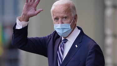 Biden, ante la complicada decisión de respaldar cuarentenas