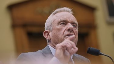 El secretario de Salud y Servicios Humanos Robert F. Kennedy Jr en el Congreso en Washington el 24 de junio del 2025. (AP foto/Mariam Zuhaib)