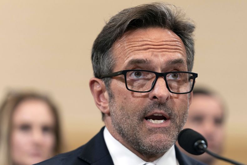 El enviado presidencial del Departamento de Estado para Asuntos de Rehenes, Roger Carstens, declara ante la Subcomisión de Asuntos Exteriores de la Cámara de Representantes sobre la situación de estadounidenses detenidos en el extranjero, el jueves 13 de junio de 2024, en Washington. (AP Foto/Jose Luis Magana)