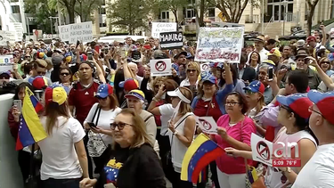 venezolanos de miami exigen salida de nicolas maduro