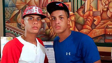 dos adolescentes abandonan equipo cubano de beisbol en republica dominicana