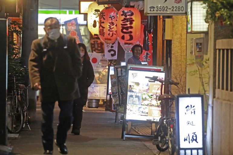 Japón amplía restricciones ante repunte de casos de ómicron