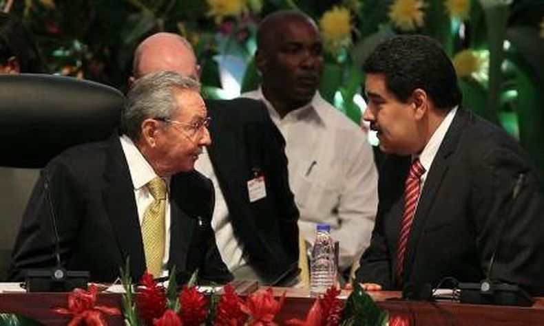 Venezuela ha mantenido una tensa relación con Estados Unidos que condujo al retiro de embajadores en 2010 y en los últimos días Maduro ha multiplicado sus ataques verbales al gobierno estadounidense.