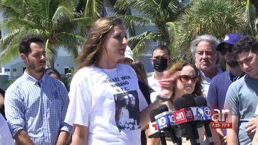 familiares de las victimas de la tragedia en surfside piden memorial