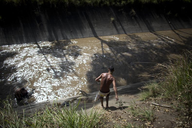 REP-GEN_VENEZUELA-CHATARREROS_DE_RIO-0.jpg