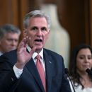 ARCHIVO - El presidente de la Cámara de Representantes de Estados Unidos, Kevin McCarthy, republicano por California, celebra una conferencia de prensa antes del receso estival de la cámara en agosto, en el Capitolio, Washington, el 27 de julio de 2023. (AP Foto/J. Scott Applewhite, Archivo)