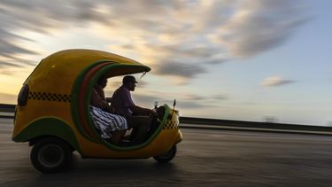 la crisis aleja en cuba los ingresos del turismo, vitales para dejarla atras